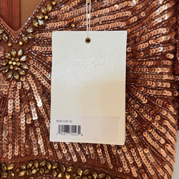 Mac Duggal 5538 Embellished V Neck Butterfly Sleeve Column Gown Size 10 NWT - Picture 10 of 10